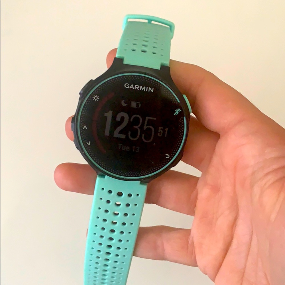 Garmin Forerunner 235 (with charging cable)